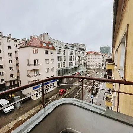 Livin' La Wilda Local